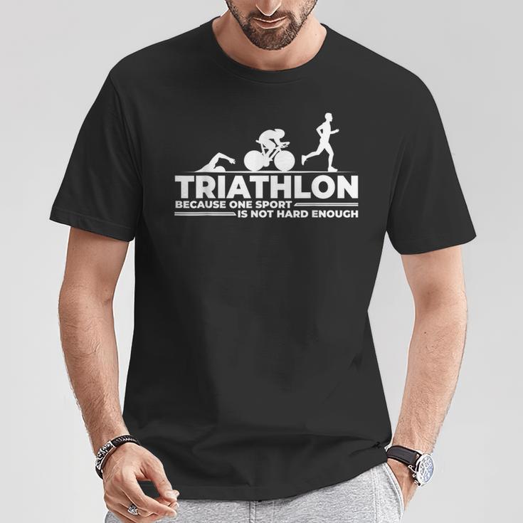 スポーツはハードルが高いからトライアスロン エクストリームアスリート Tシャツ 面白い贈り物
