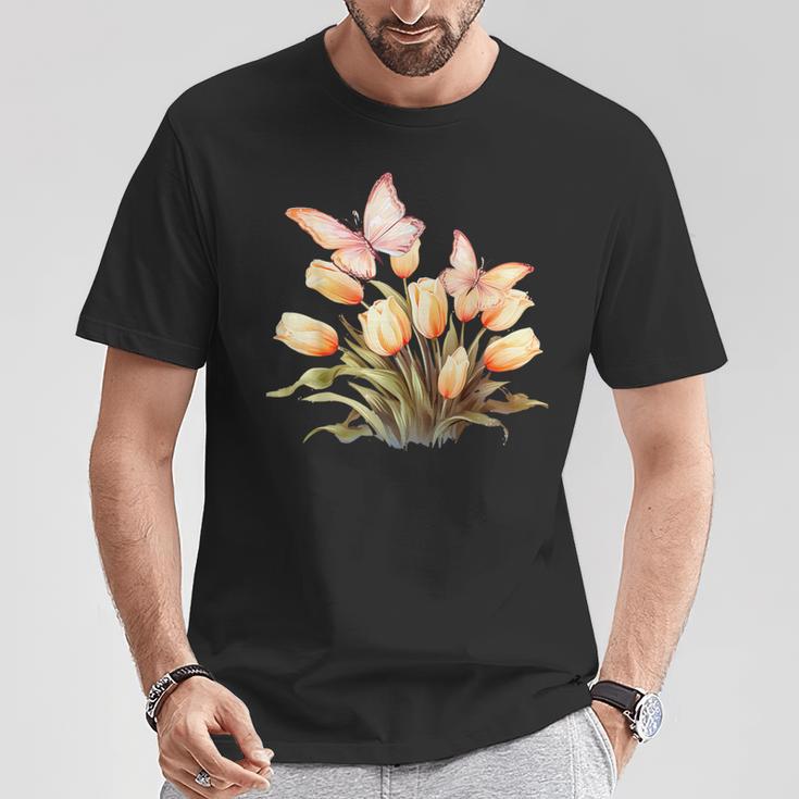 チューリップと蝶の花のデザイン。 Tシャツ 面白い贈り物