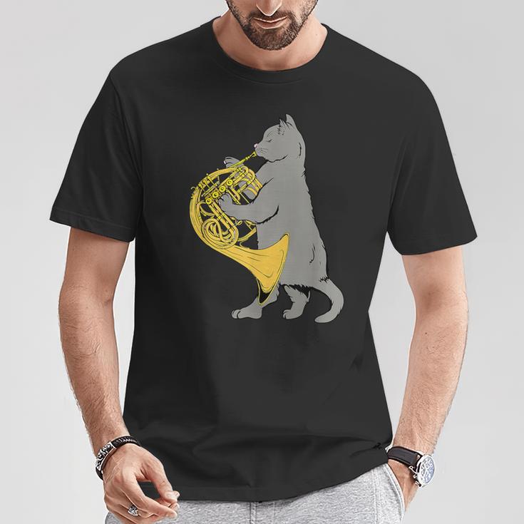 フレンチホルンを弾く猫 クール ミュージシャン オーケストラ Tシャツ 面白い贈り物