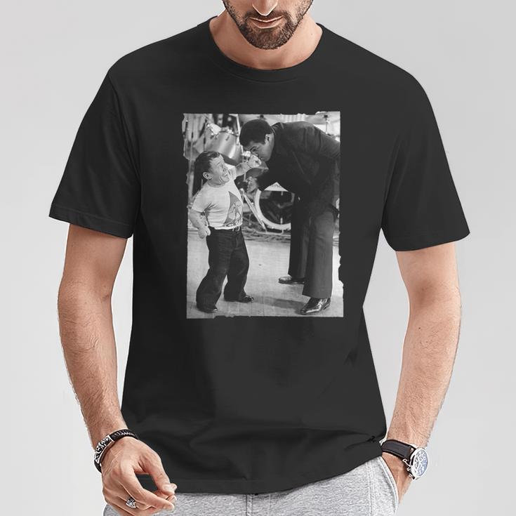 モハメド・アリとケニー・ベイカーのファイトシーンバラエティ番組1979 Tシャツ 面白い贈り物