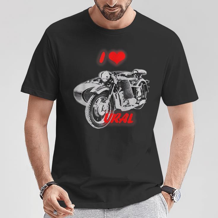 ロシアのレトロなオートバイ愛好家のためのi Love Ural Tシャツ 面白い贈り物