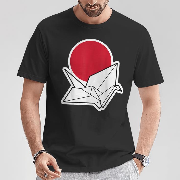 大きな折り鶴と夕日 Tシャツ 面白い贈り物