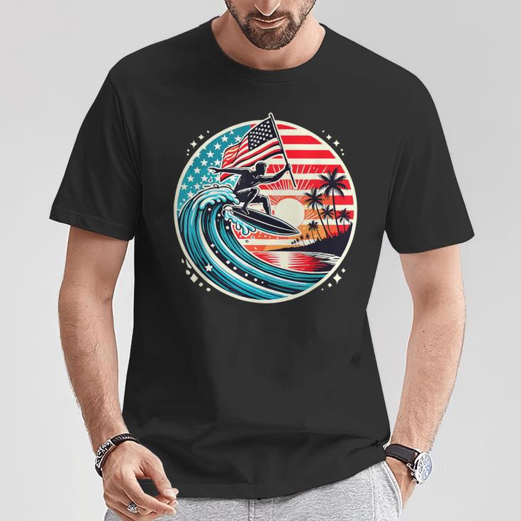 最高のサーフグラフィック アメリカ国旗 サーフィン サーフボード バケーション Tシャツ 面白い贈り物