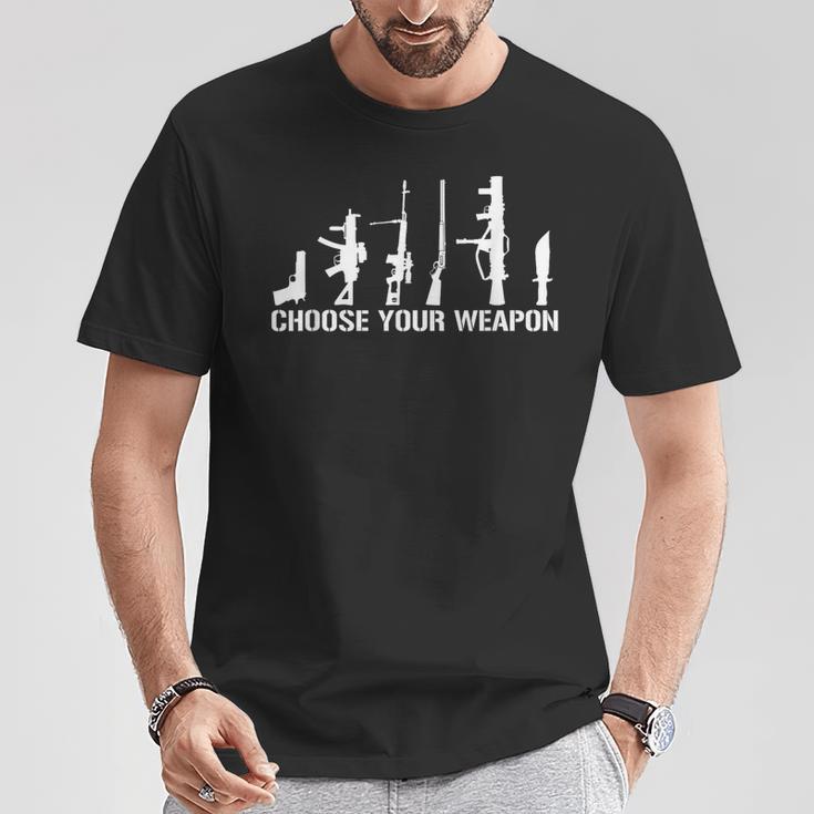 武器の軍事火力ライフル銃の権利を選択してください Tシャツ 面白い贈り物