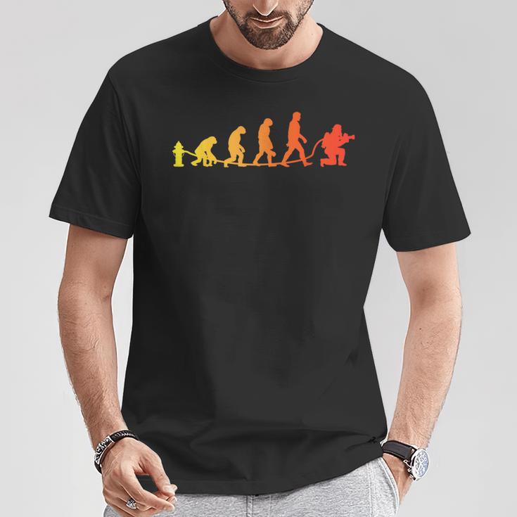 消防士進化ボランティア消防団キッズメン Tシャツ 面白い贈り物
