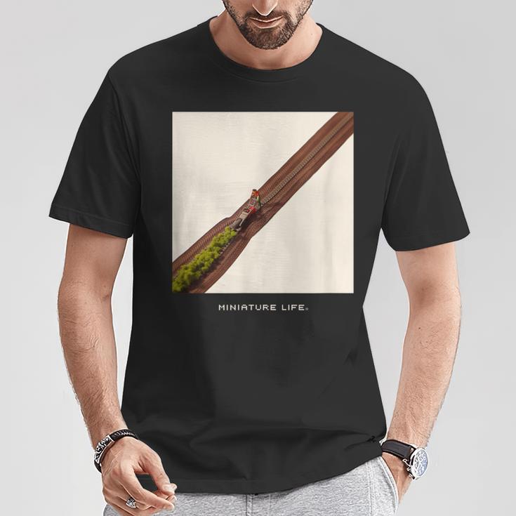 草いものには蓋をする Tシャツ 面白い贈り物