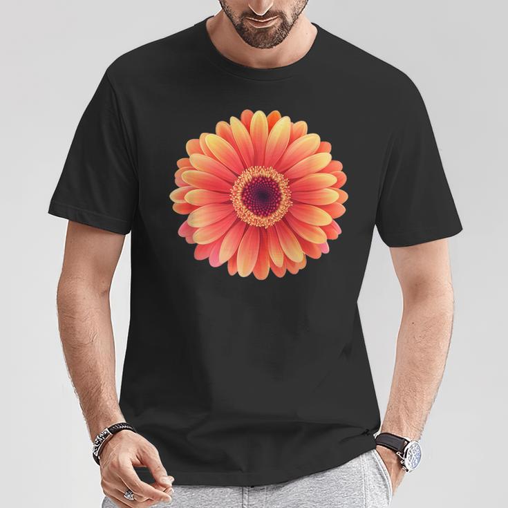 開花期のハンサムなガーベラの花 Tシャツ 面白い贈り物