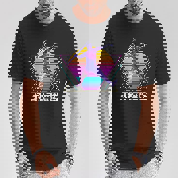 陸上競技 やり投げ スポーツ レトロ ヴィンテージaporwave 90 年代 Tシャツ 面白い贈り物