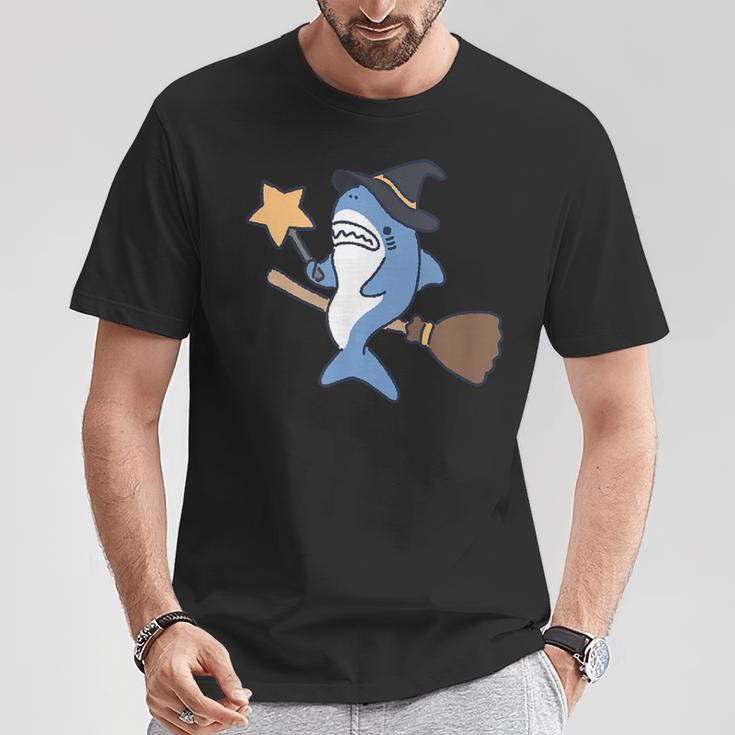 魔法を使いそうなサメ ハロウィン Tシャツ 面白い贈り物