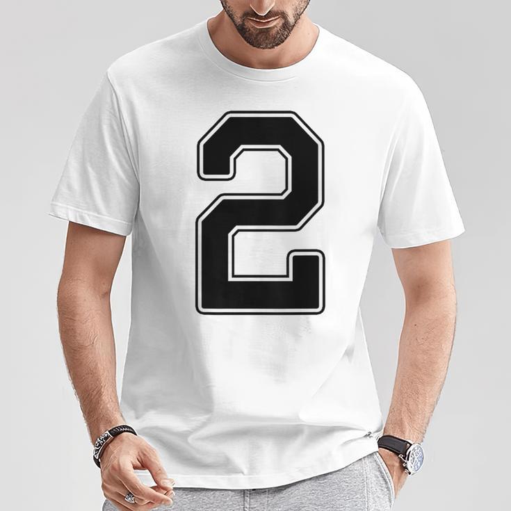 【バックプリント・背中側】2 数字 背番号 ユニフォーム ナンバー【ブラック／黒の文字】スポーツ 野球 サッカー 部活 Tシャツ 面白い贈り物