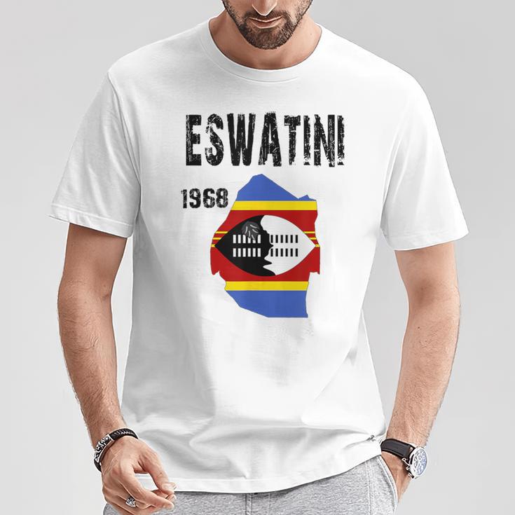 エスワティニ地図旗 制定。 Tシャツ 面白い贈り物