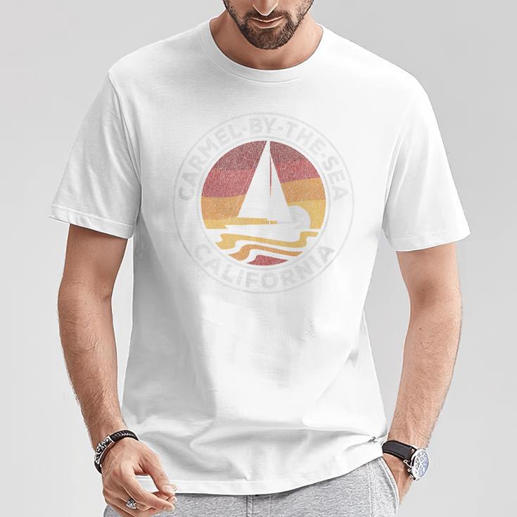 カーメルバイ・ザ・シー カリフォルニア ヴィンテージ ヨット 70年代 レトロ 太陽 Tシャツ 面白い贈り物