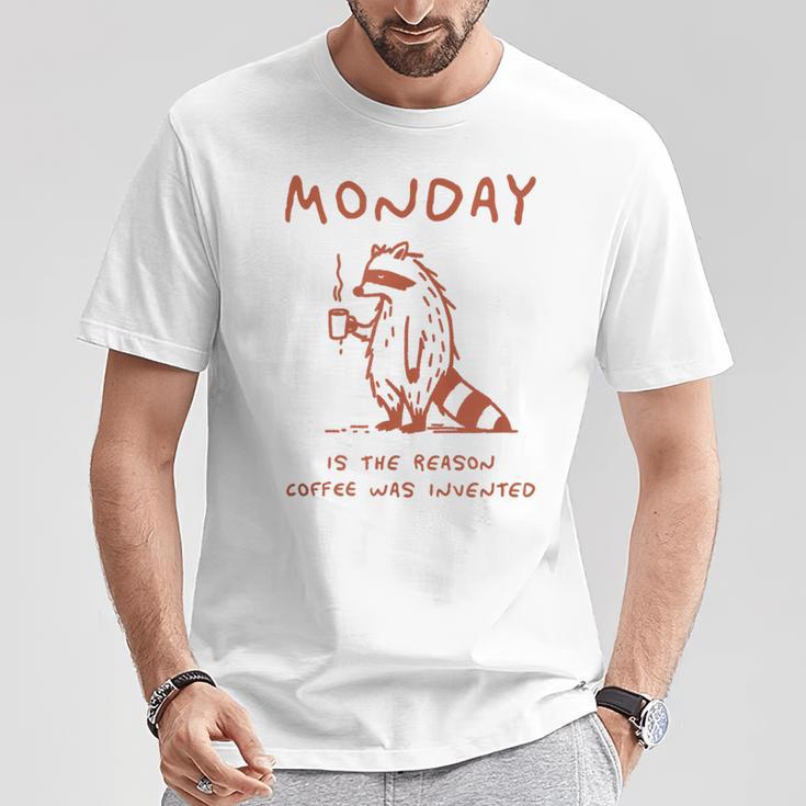コーヒーが発明された理由は月曜日 少し憂鬱なアライグマ Tシャツ 面白い贈り物