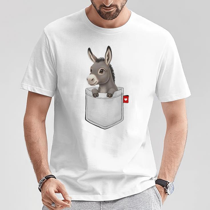 ポケットの中のロバのぞくかわいい動物のロバ Tシャツ 面白い贈り物
