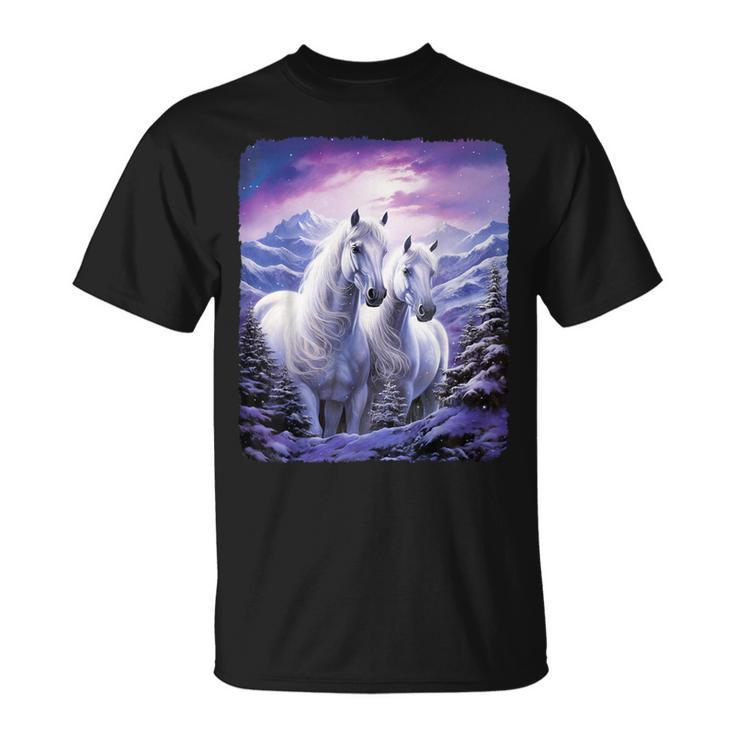 2 Weiße Pferdetehen Auf Einemerschneiten Hügel T-Shirt