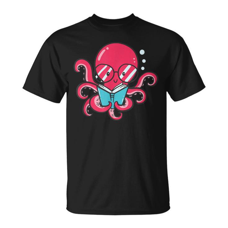 Librarian Book Sea Ocean Giant Squid Reading Octopus T-Shirt Librarian Book Sea Ocean Giant Squid Reading Octopus T-Shirt
