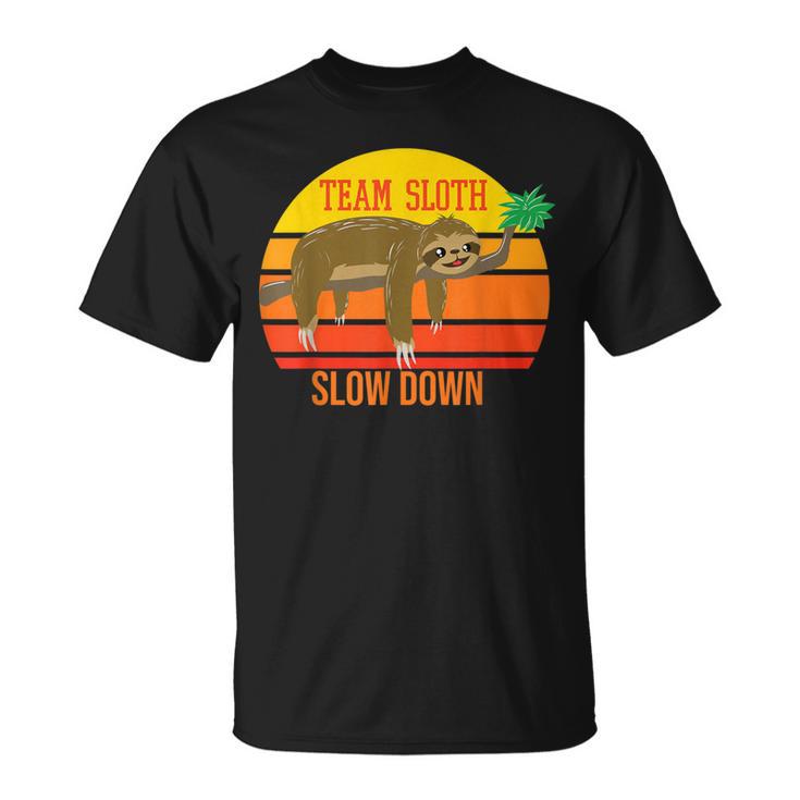 Teamlothlow Down ユニークな怠け者がゆっくり動く動物ギフト Tシャツ