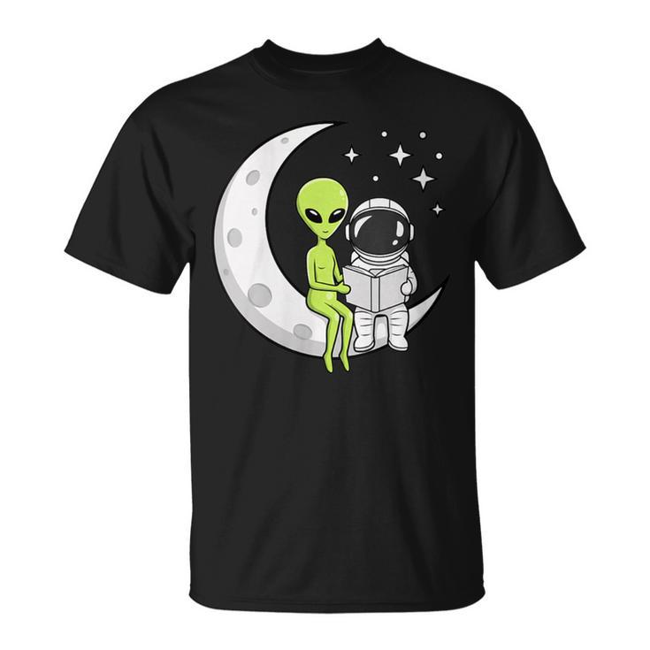 Women's Alien And Astronaut Reading On Moon Kids Sci Fi Book T-Shirt