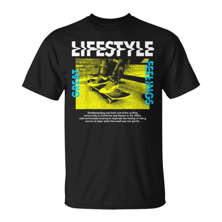 スケートボードライフスタイル エッジの効いた美しいストリートウェア Tシャツ