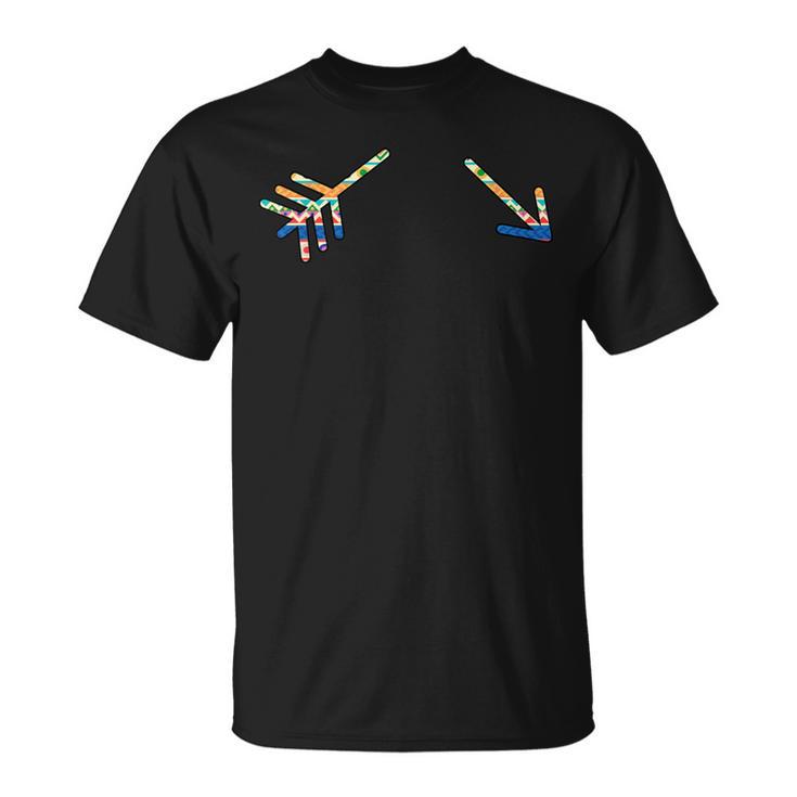 メンズ ミニマリスト インディアン トライバル プリント ネイティブアメリカン 平和の Tシャツ