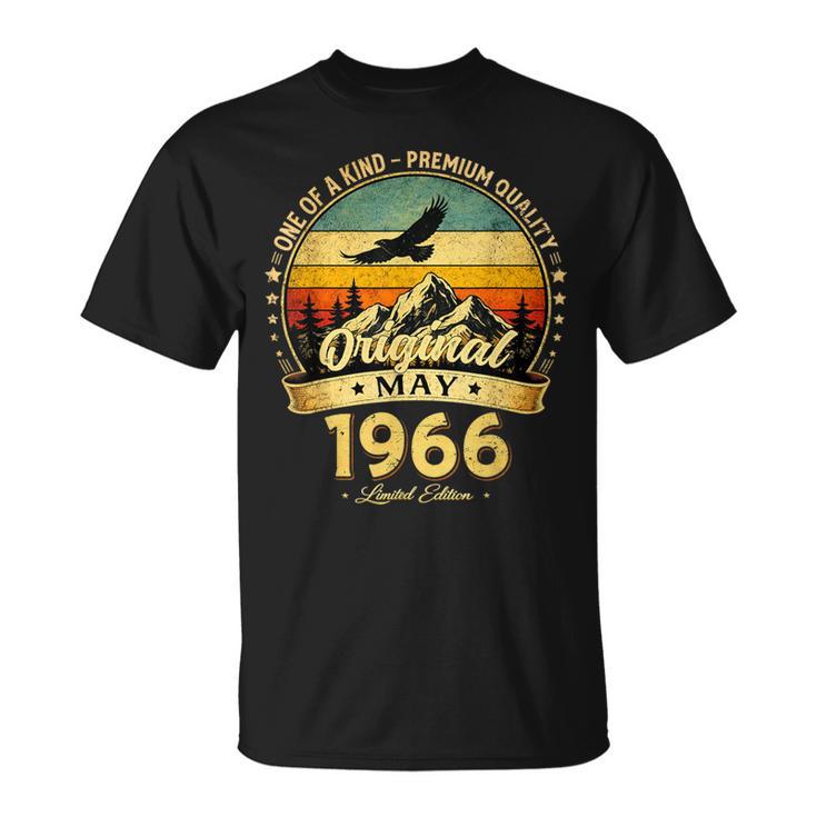 ヴィンテージカー 1966 年5月 60 歳の誕生日 1966 年のクラシックカー Tシャツ