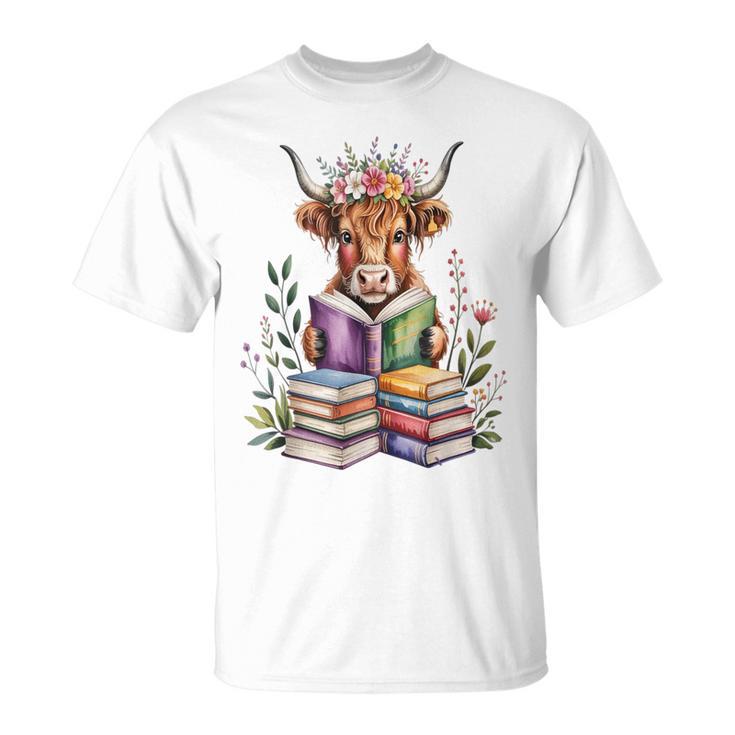 Cute Highland Cow Library Bookworm Librarian Books Reading T-Shirt