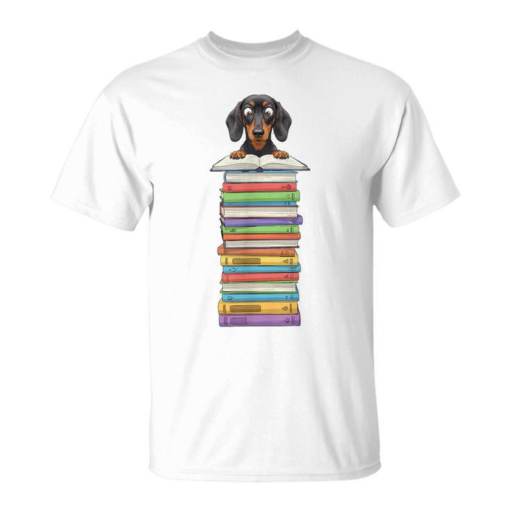 Cute Wiener Dog Dachshund Reading On Pile Of Books T-Shirt