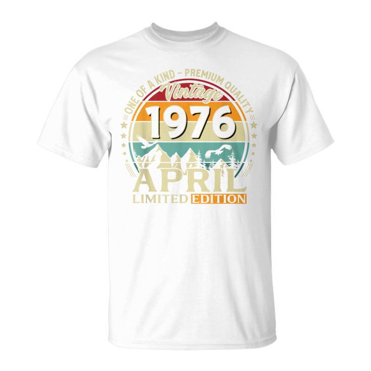 ヴィンテージカー 1976 年4月 50 歳の誕生日 1976 年のクラシックカー Tシャツ