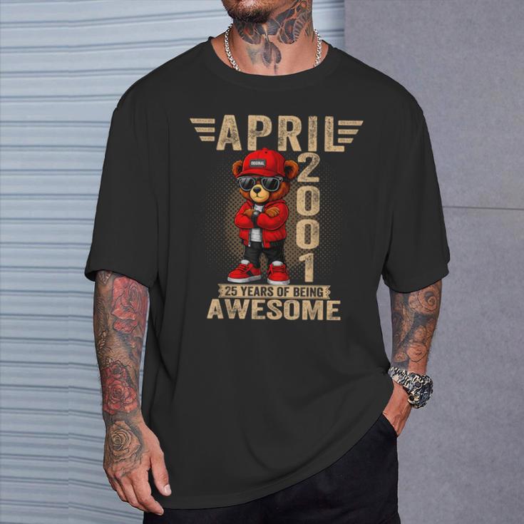 2001年4月25日の誕生日男性と女性の素晴らしいテディベア。 Tシャツ 彼への贈り物