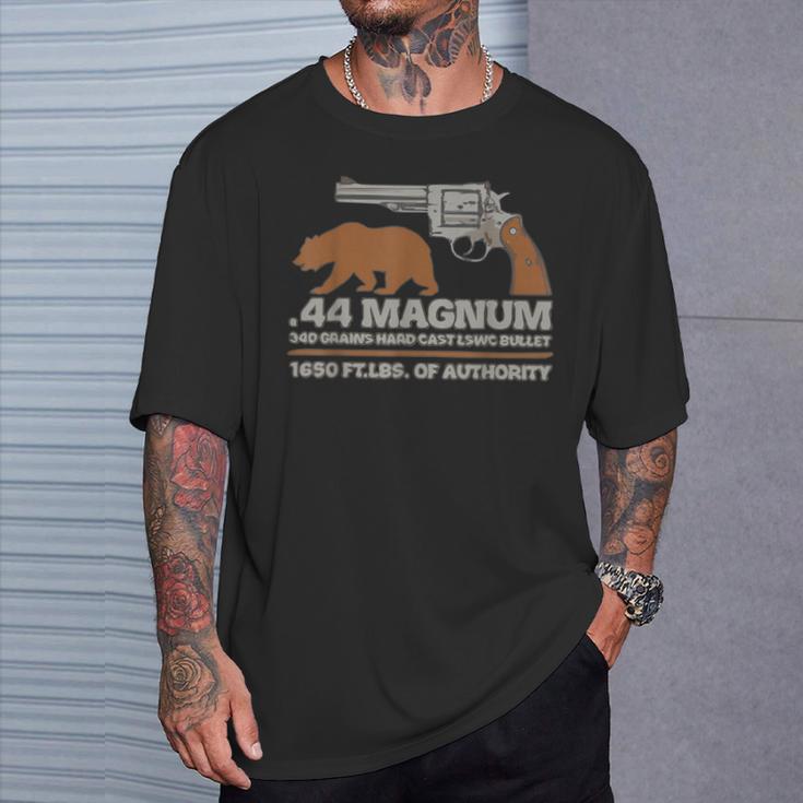 44マグナム ビッグボアハンティングリボルバー、ベアアウトドアトレイルtシャツ Tシャツ 彼への贈り物