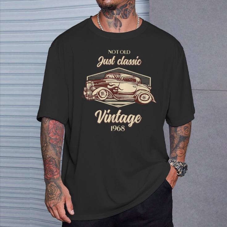 56 歳の誕生日プレゼント男ヴィンテージ 1968 年ではない古いクラシックカーの楽しみ Tシャツ 彼への贈り物