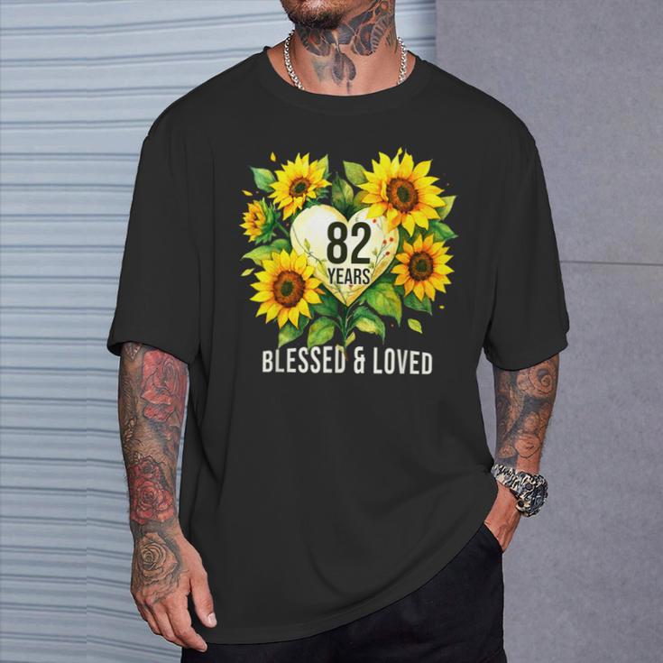 82歳 祝福された愛されたひまわりの花 ハート 82歳の誕生日 Tシャツ 彼への贈り物
