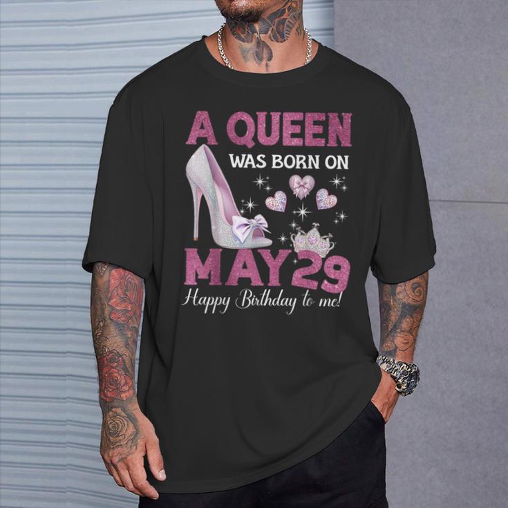 A Queen Was Born On 5月29日 ガーリー 誕生日 クイーン Tシャツ 彼への贈り物