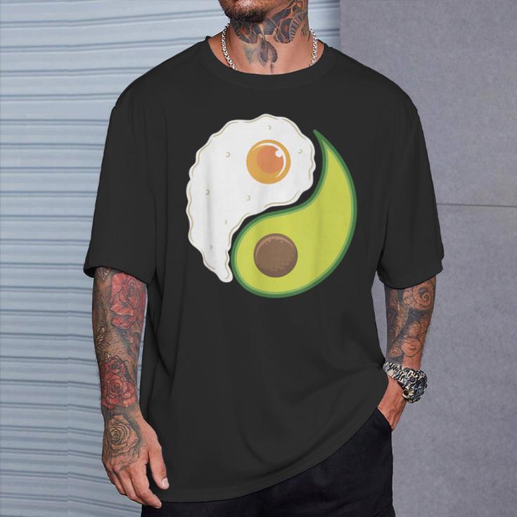 Avocado And Eggs Keto Diet Healthy Eating Yin Yang Yin Yang Tシャツ 彼への贈り物