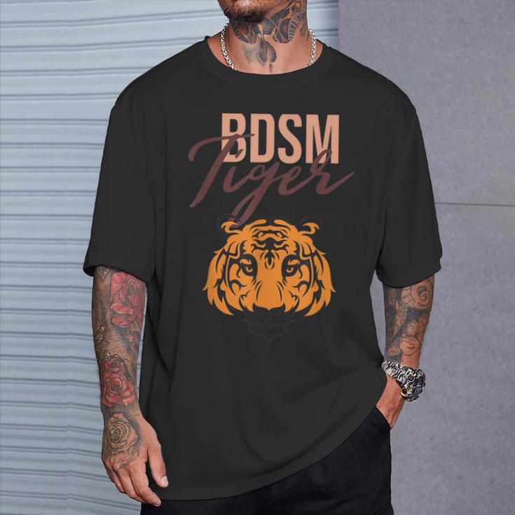 Bdsmインストラクタータイガーマスターボンデージギフト。 Tシャツ 彼への贈り物