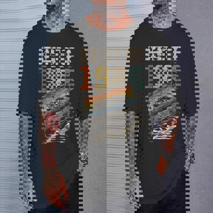 Best Of 1986 カセットテープ 40年 音楽 レトロ 誕生日 Tシャツ 彼への贈り物