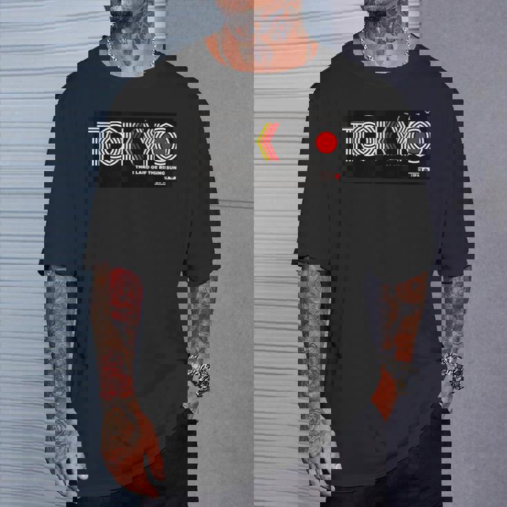 Cool Tokyo Japan Outfit Illustration Graphic Cool s Tシャツ 彼への贈り物