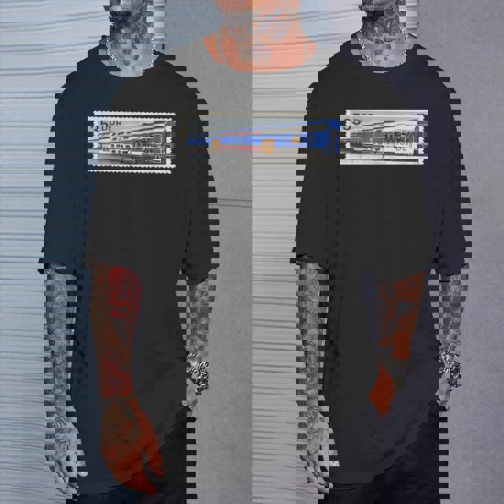 Ddr東ドイツベルリン列車消印sovi8プロパガンダ。 Tシャツ 彼への贈り物