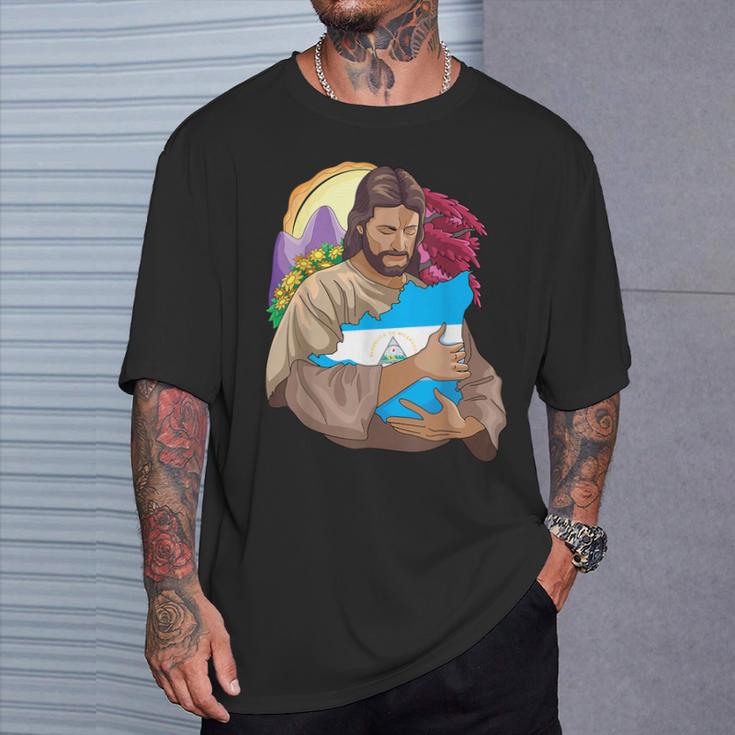 De Jesus Abrazando La Bandera De Nicaragua Bandera Bandera Camiseta unisex Regalos para él