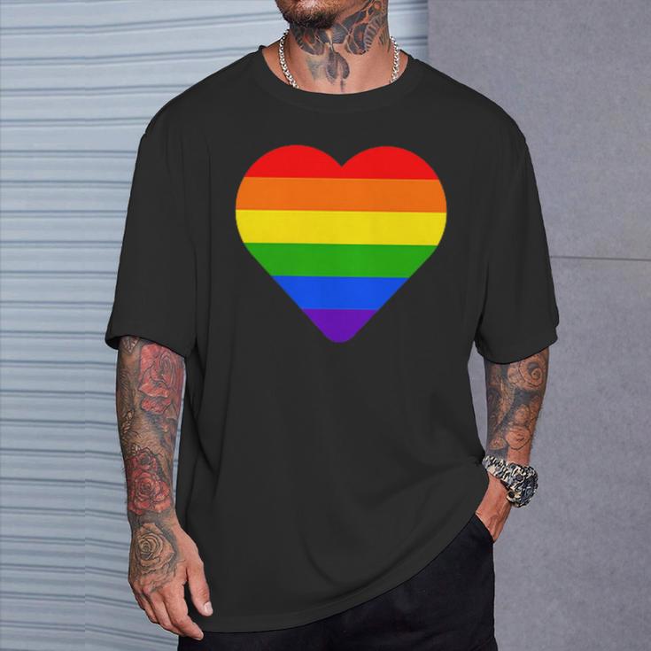 Lgbt レインボーウィングス フラッグ ハート ゲイ バイ ラブ プライド月間 Lgbtq Tシャツ 彼への贈り物