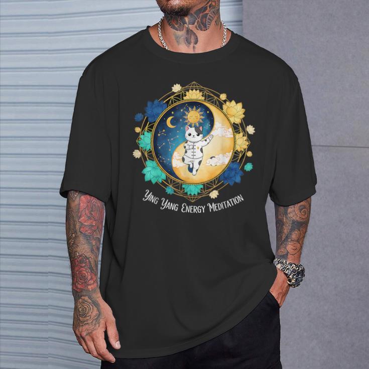 Life Happens 太極拳は猫陰陽エネルギー瞑想を助ける Tシャツ 彼への贈り物