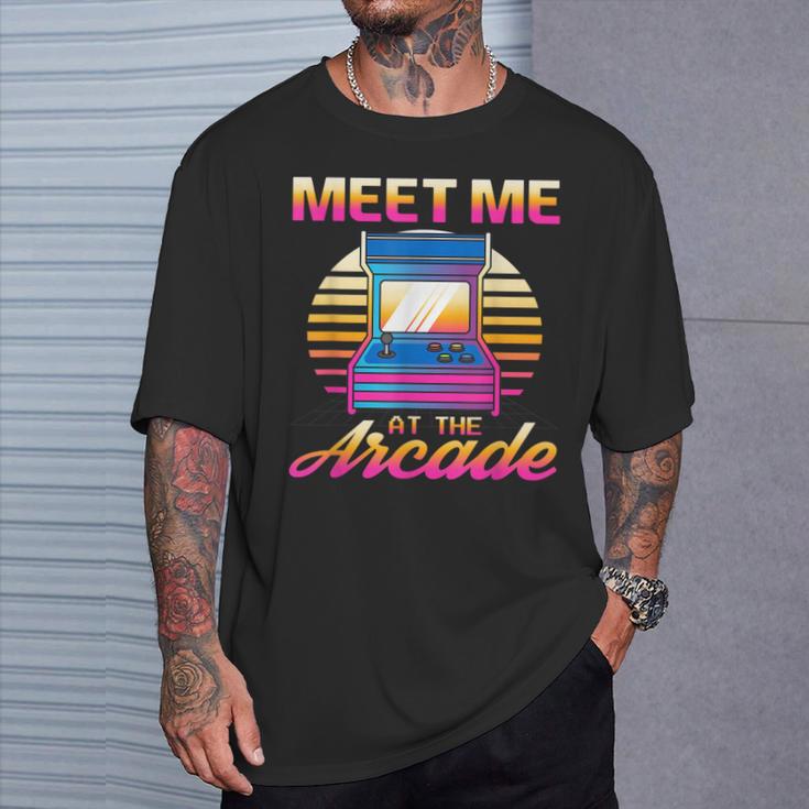 Meet Me At The Arcade Gameraporwave レトロビデオゲーム ゲーマービデオゲーム Tシャツ 彼への贈り物
