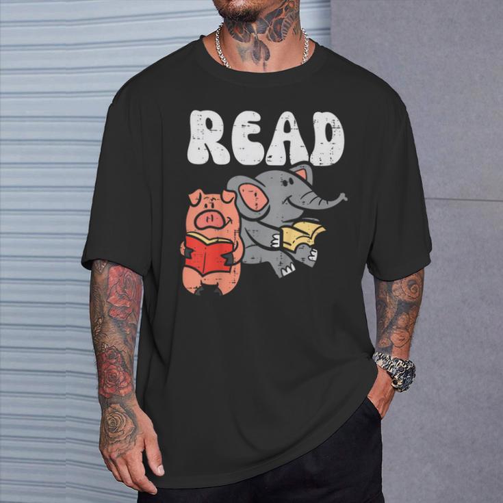 Pig Elephant Reading Cute Book Lover Bookworm Boys Girls Kid T-Shirt Gifts for Him Pig Elephant Reading Cute Book Lover Bookworm Boys Girls Kid T-Shirt Gifts for Him