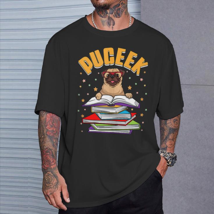Pug Lovers Who Love To Read PUGEEK Pug With Books T-Shirt Gifts for Him