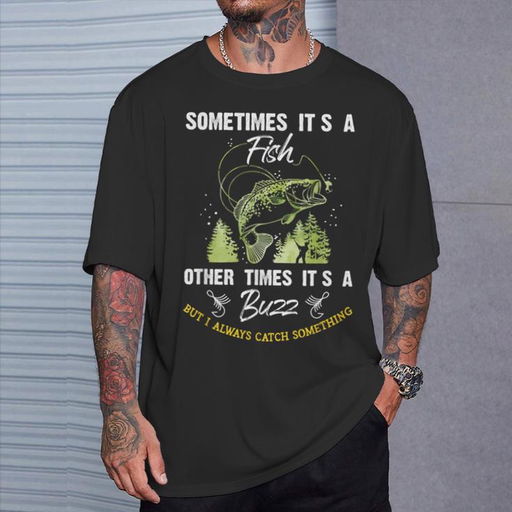 Sometimes Its A Fish Buzz Fishing Lover 漁師のギフト Tシャツ 彼への贈り物