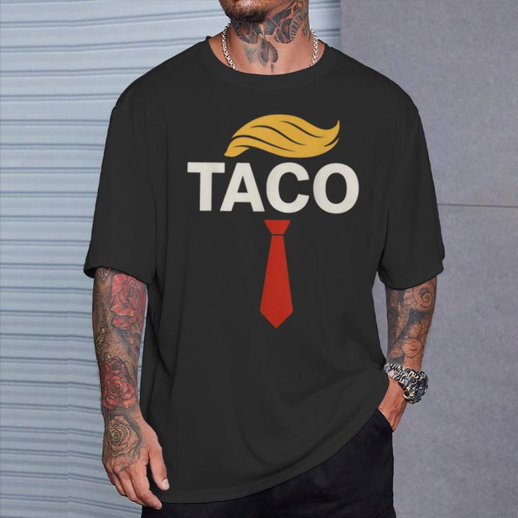 TACO トランプズ・オールウェイズ・チキン・アウト・タコス Tシャツ 彼への贈り物