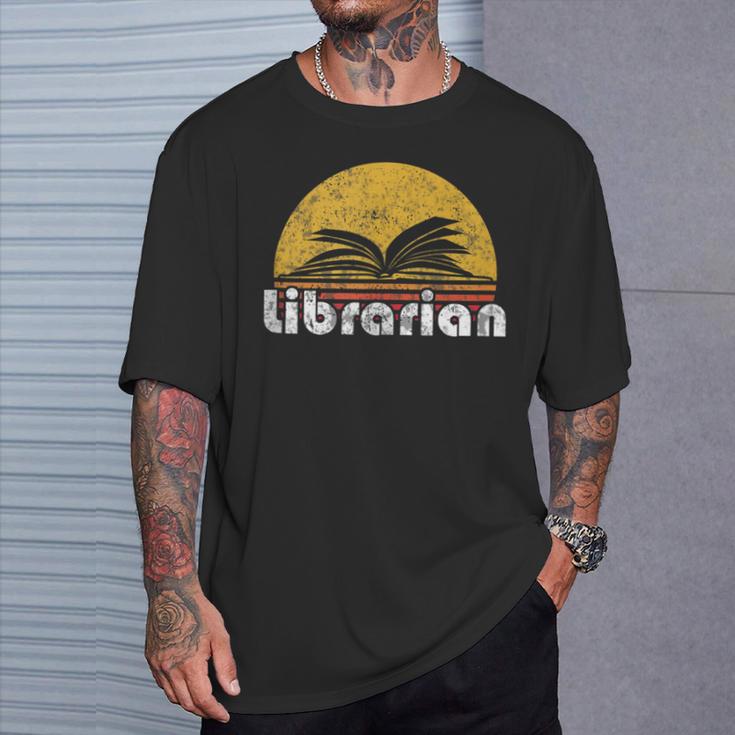 Vintage Reading Book Librarian Retro Sunset T-Shirt Gifts for Him