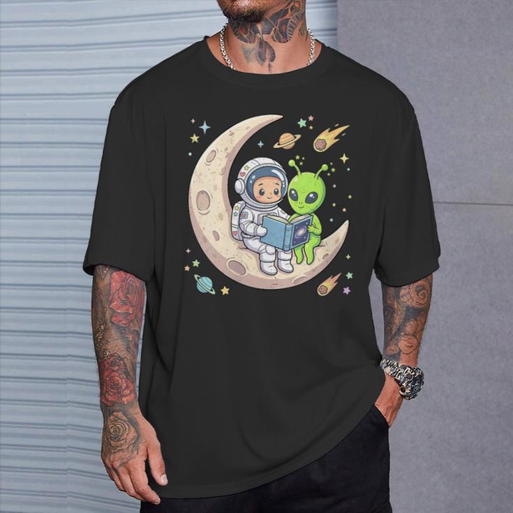 Women's Astronaut Reading Book With Alien Moon Space Astronomy T-Shirt Gifts for Him Women's Astronaut Reading Book With Alien Moon Space Astronomy T-Shirt Gifts for Him