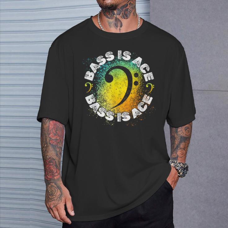 「ベースはエース」「Bass Is Ace」 ベーシストまたはベースギタリストのためのクールなヘ音記号 Tシャツ 彼への贈り物