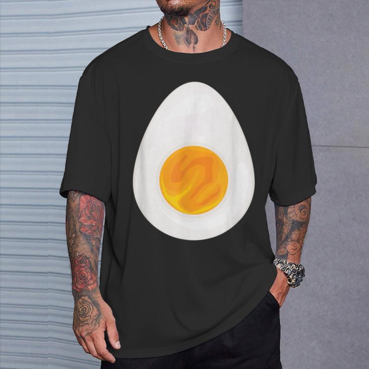 おかしなゆで卵 かわいい 朝食 食通 皮肉なユーモア ミーム Tシャツ 彼への贈り物